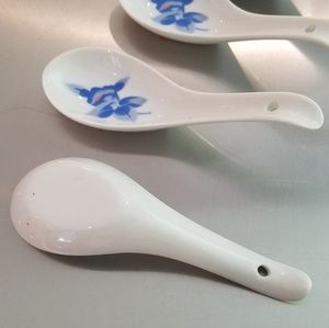 Chinese porcelain spoons (4)